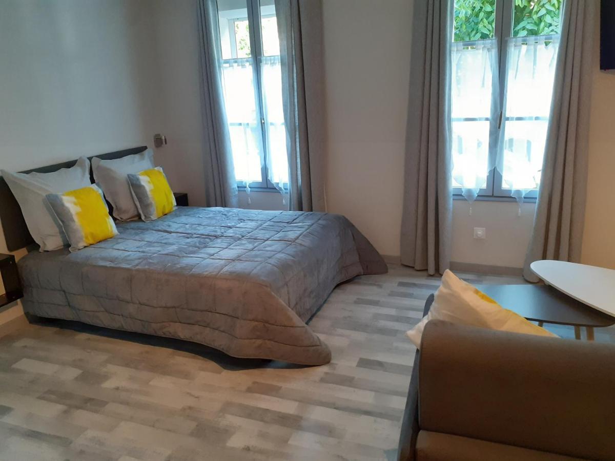 Les Appartements Du Saint Hubert Arcis-sur-Aube Exterior photo